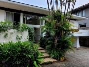Casa para comprar com 5 quartos 3 suítes, 7 vagas, 383m²...