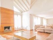 Casa Para Comprar em condomínio com 5 quartos e 4 vagas...