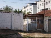 Casa para demolição a venda, no bairro Vila Monteiro em...