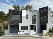 Casa para estrenar con colindancia al campo de golf