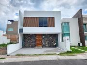 CASA PARA ESTRENAR, EL REFUGIO, QRO! RECÁMARAS...