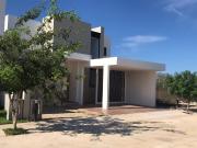 Casa para estrenar en privada, Cholul