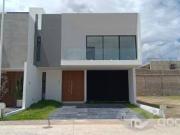 Casa para estrenar en renta dentro de coto Altanza en...