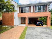 Casa en Arriendo en Envigado sector la calleja