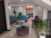 CASA PARA LA VENTA 3 NIVELES SECTOR UNICENTRO