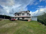 Casa para la Venta en El Peñol Antioquia
