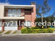 CASA PARA LA VENTA EN LA CEJA Código 131236