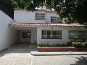 CASA PARA LA VENTA UN PISO