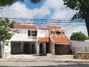 Casa para oficina sobre avenida