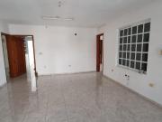 Casa para Oficinas con amplio estacionamiento