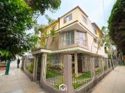 Casa para remodelar / Construcción de Edificio con 3 frentes