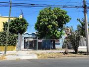 Casa para remodelar en venta a precio de terreno en la...