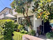 Casa para renovar en pasaje cerrado, cerca Metro Manquehue