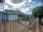 CASA PARA USO COMERCIAL EN ARRIENDO COSTA DE ORO