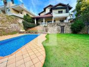 Casa para venda alto padrão com 4 quartos sendo 2...