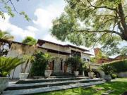 Casa para venda e aluguel em Granja Viana de 831.00m²...