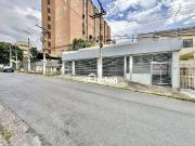 Casa para venda e aluguel em Jardim Nomura em Cotia São...