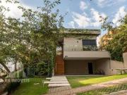 Casa para venda em Cidade Tamboré de 380.00m² com 4...