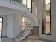 Casa para venda em Roncáglia de 240.00m² com 3 Quartos,...