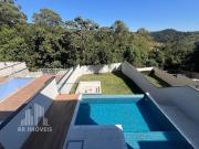 Casa para venda em Suru de 259.00m² com 3 Quartos, 3...