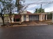 Casa para venda e aluguel em Vila Harmonia em Araraquara...