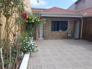 Casa para Venda por R$850.000,00 com 300m², 4...