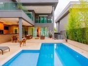 Casa para venda por R$ 8.300.000,00 em Alphaville,...