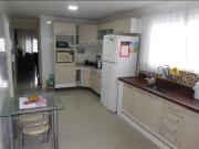 Casa para venda possui 170 metros quadrados com 3...