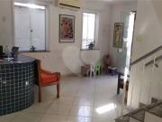 Casa para venda possui 328 metros quadrados com 1 quarto...