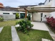 Casa para venda possui 380 metros quadrados com 6 quartos