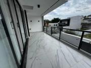 Casa para venda tem 214 metros quadrados com 4 quartos...