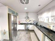 Casa para Venda/Aluguel com 2 quartos, 121 m² por R$ 780.000
