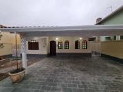 Casa para Venda/Aluguel com 3 quartos, 200 m² por R$ 750.000