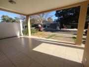 Casa para Venda/Aluguel com 3 quartos, 223 m² por R$...