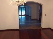Casa para Venda/Aluguel com 3 quartos, 240 m² por R$...