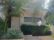 Casa para Venda/Aluguel com 3 quartos, 274 m² por R$...