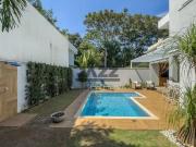 Casa para Venda/Aluguel com 3 quartos por R$ 2.490.000