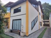 Casa para Venda/Aluguel com 4 quartos, 180 m² por R$ 990.000