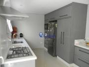 Casa para Venda/Aluguel com 4 quartos, 215 m² por R$...