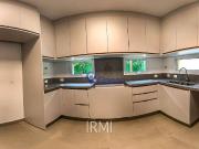 Casa para Venda/Aluguel com 4 quartos, 246 m² por R$...