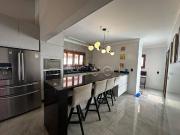 Casa para Venda/Aluguel com 4 quartos, 340 m² por R$...