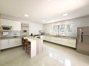 Casa para Venda/Aluguel com 4 quartos, 367 m² por R$...