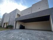 Casa para Venda/Aluguel com 4 quartos, 450 m² por R$...