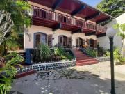 Casa para Venda/Aluguel com 4 quartos, 493 m² por R$...