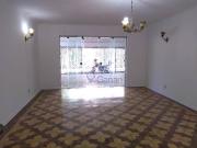 Casa para Venda/Aluguel com 5 quartos, 272 m² por R$...