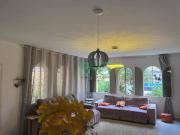 Casa para Venda/Aluguel com 5 quartos, 370 m² por R$...