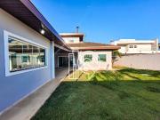 Casa para Venda/Aluguel com 5 quartos, 447 m² por R$...