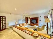 Casa para Venda/Aluguel com 5 quartos, 923 m² por R$...