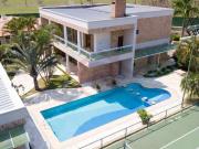 Casa para Venda/Aluguel com 5 quartos, 988 m² por R$...