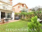 Casa pareada en alquiler en avenida Sofia Sitges,...